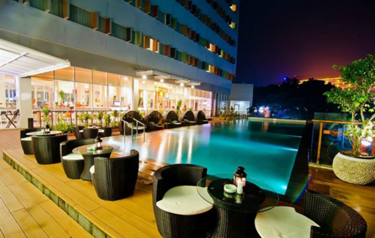 Harris Hotel Batam Center Exterior foto
